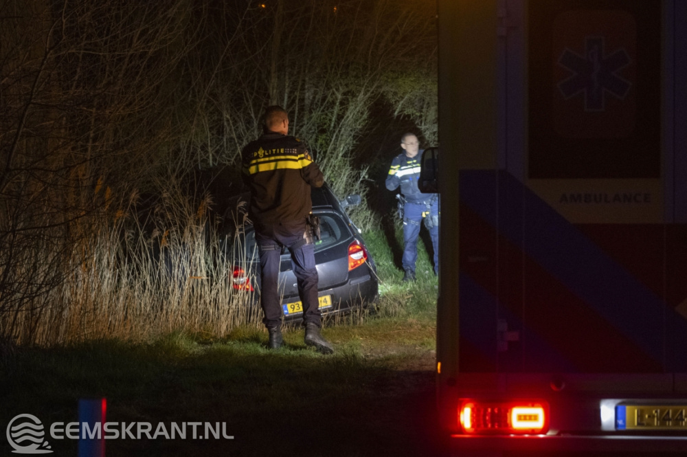 Automobilist Verliest Controle En Belandt In Sloot Bij Holwierde