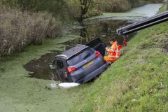 Ongeval-N360-auto-te-water-Delfzijl_9325