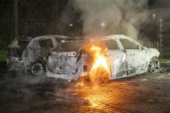 Autos-in-brand-Burgemeester-Wellemanlaan-Appingedam_2920