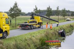 Berging-auto-te-water-Wijmersweg_9116