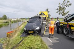 Berging-auto-te-water-Wijmersweg_9477