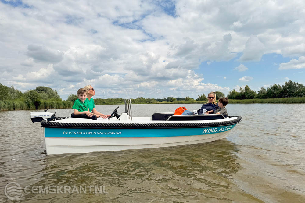 Marketing Eemsdelta geeft de E-sloep weg tijdens DelfSail – Eemskrant.nl